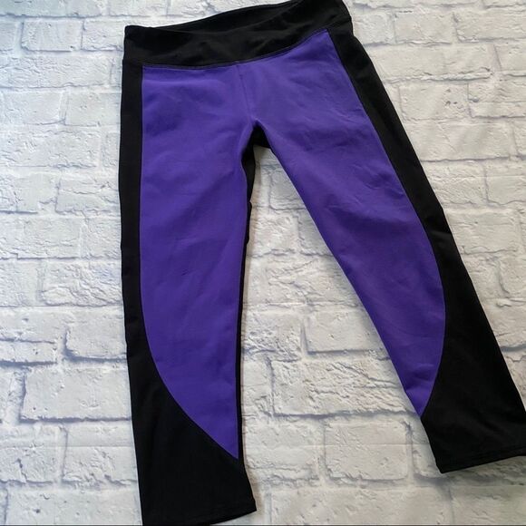 Fabletics Sydnee Capri Pants Leggings EUC XS/S - Picture 2 of 10